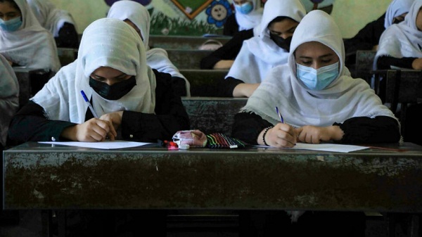 Afghan girls return to school in Herat after Taliban takeover