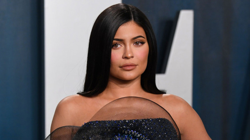 Kylie Jenner is the first woman to reach 300 million ‘Insta’ followers