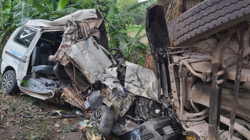 2 dead in microbus-truck collision in Natore