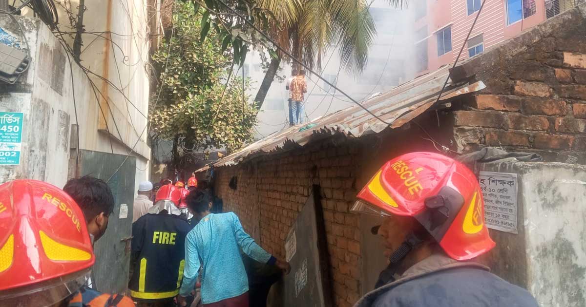Fire in Semi-Permanent House at Kazir Dewri