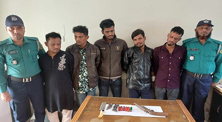 Five Members of the Robbery Gang Arrested, Weapons Seized