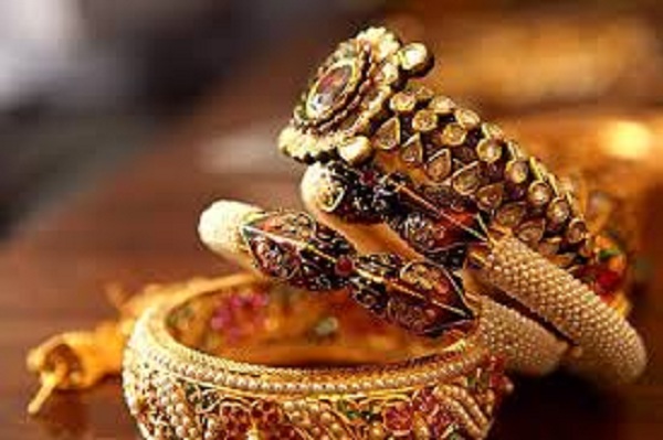 Gold price hits new record in Bangladesh