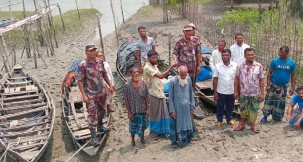 BSF returns two boats belonging to Bangladeshi fishermen