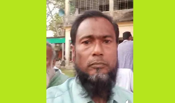 Accusations of embezzlement of students' money against the president of a school in Sarishabari
